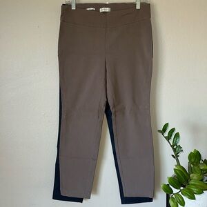 Pair of Women’s Van-Heusen Slim Fit Stretch Pull-on Ankle Pants.